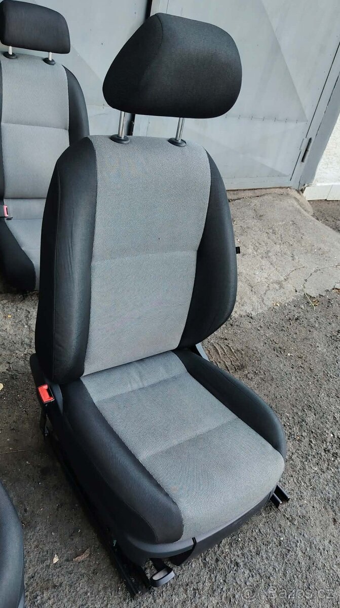 prodám sedačky do Škody Roomster - 4