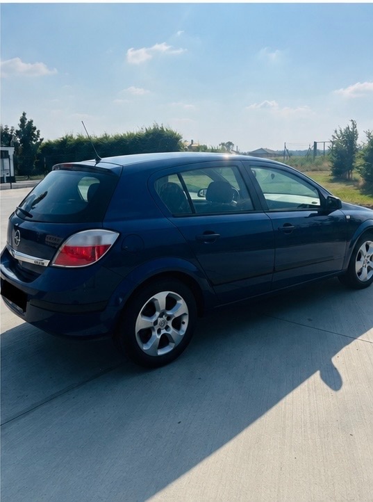 Opel Astra H 1.7 CDTI - 4