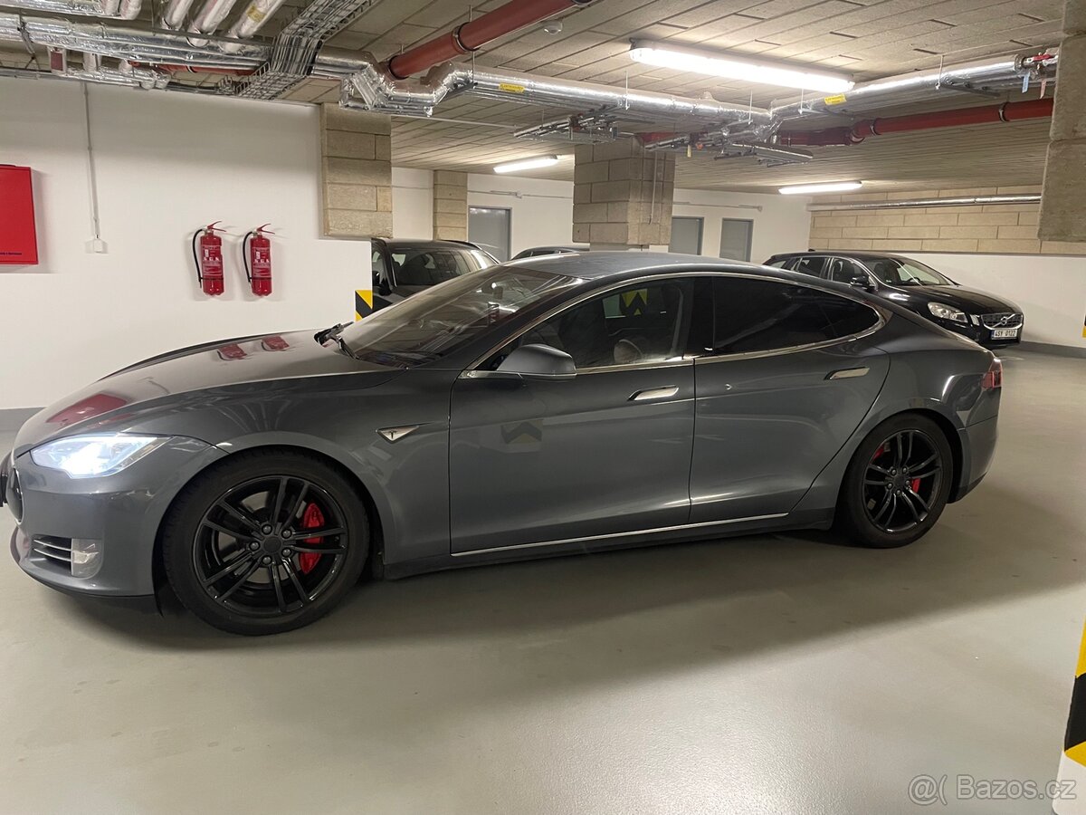 Tesla Model S 85 DOŽIVOTNÍ NABÍJENÍ ZDARMA - 4