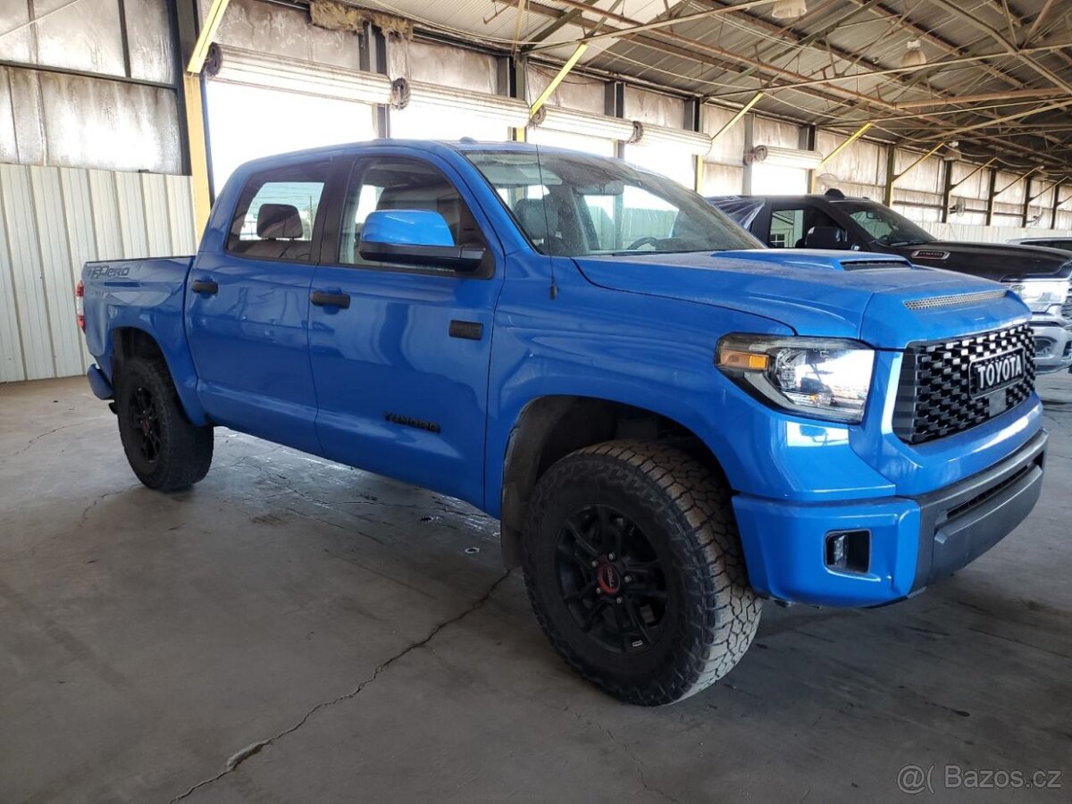 TOYOTA TUNDRA CREWMAX SR5