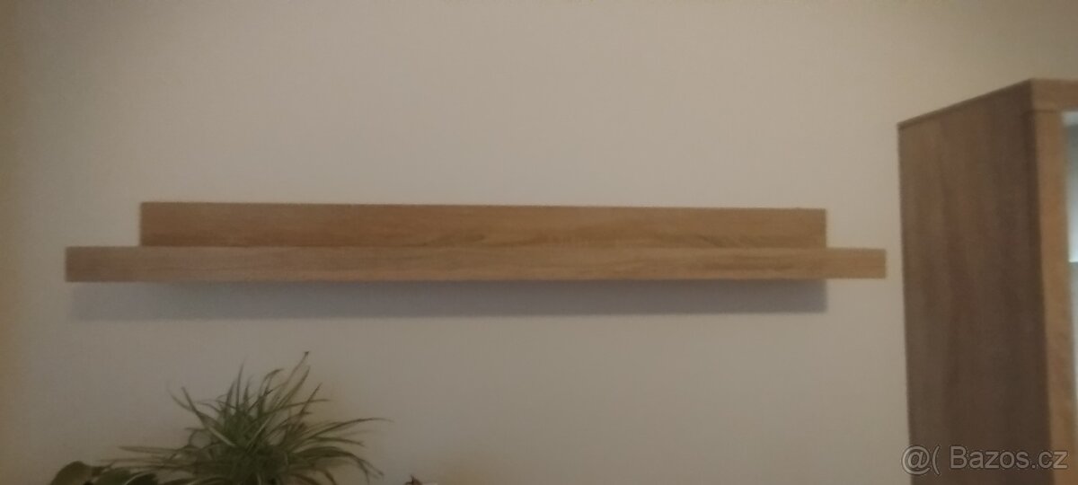 Šatní skříň a obývací stěna - 4