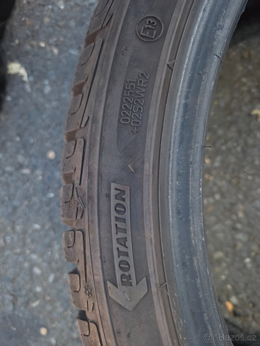 zimní Goodyear UltraGrip Performance + 225/40 R18 92V - 4