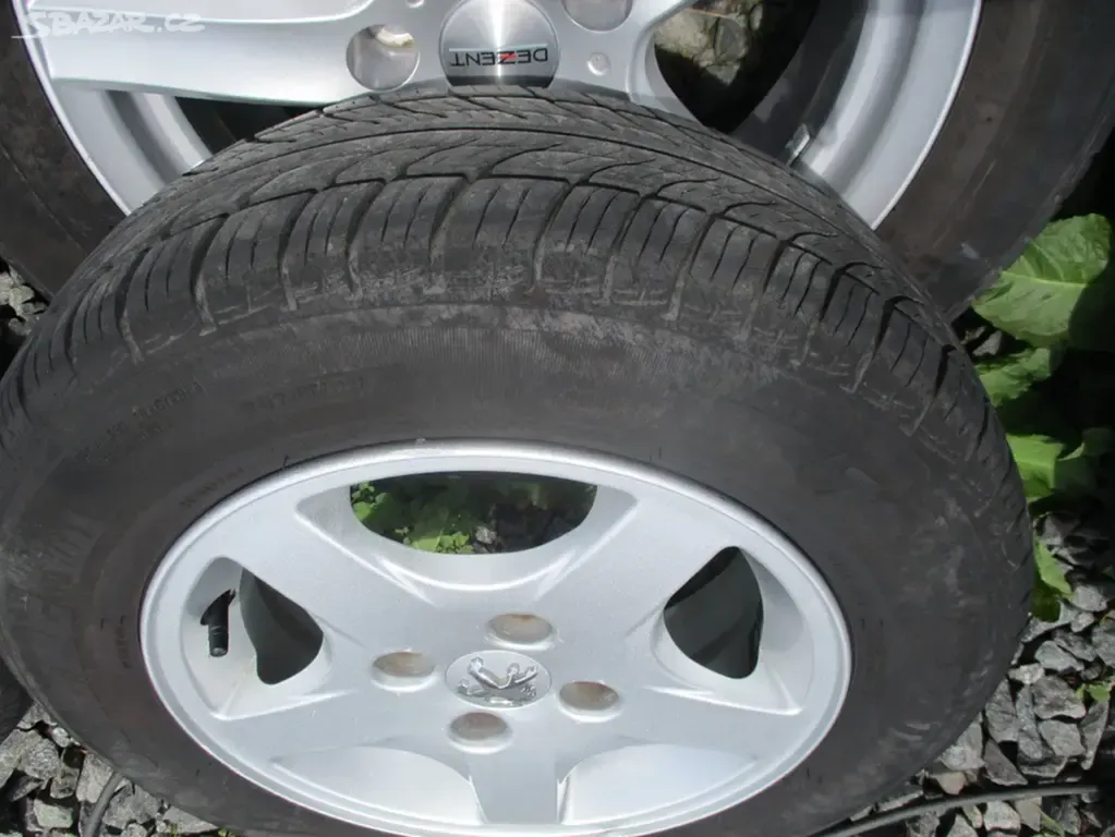 ALU kola PEUGEOT 4x108 5,5x14 s pneu 175/70 R14 - 4