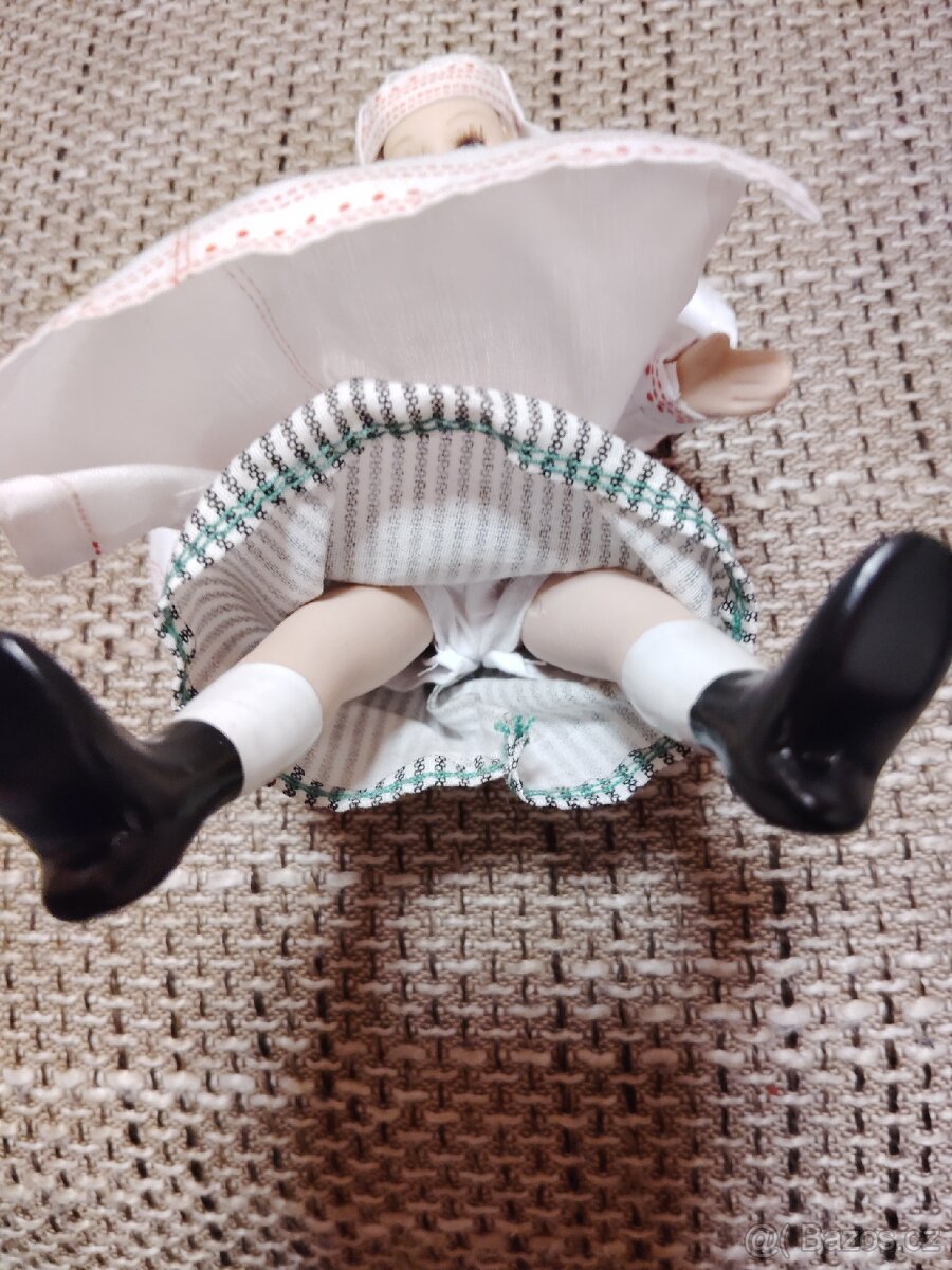 Panenka porcelánová - 4