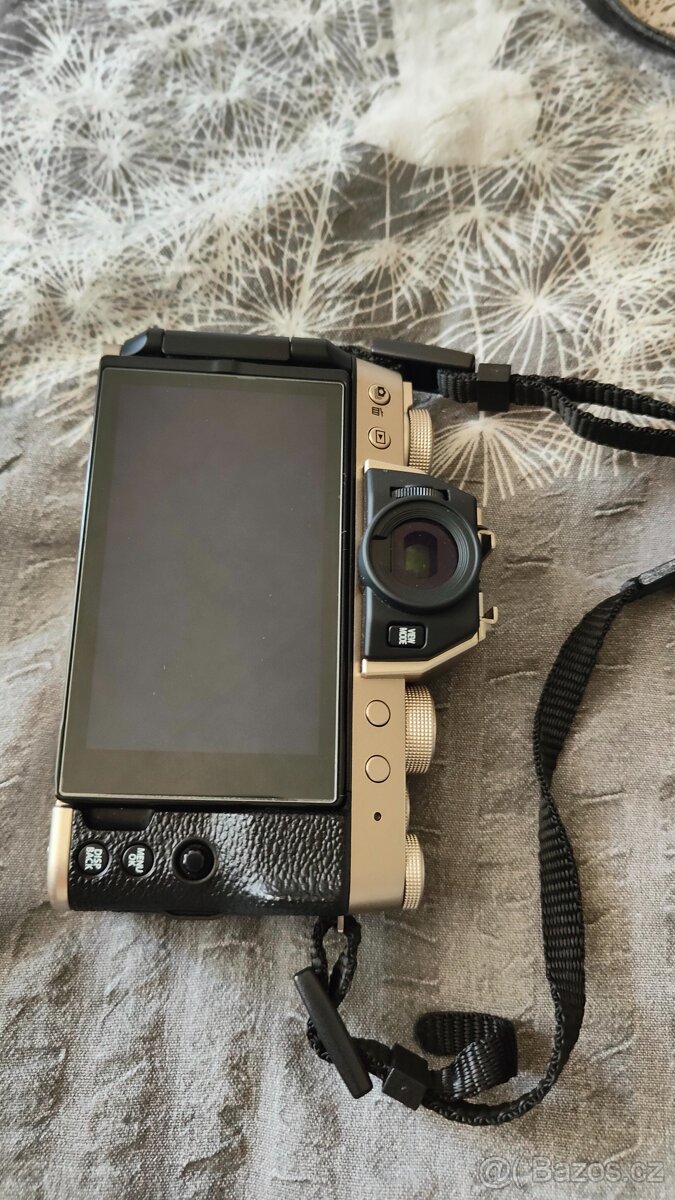 Sada Fujifilm X-T200 - 4