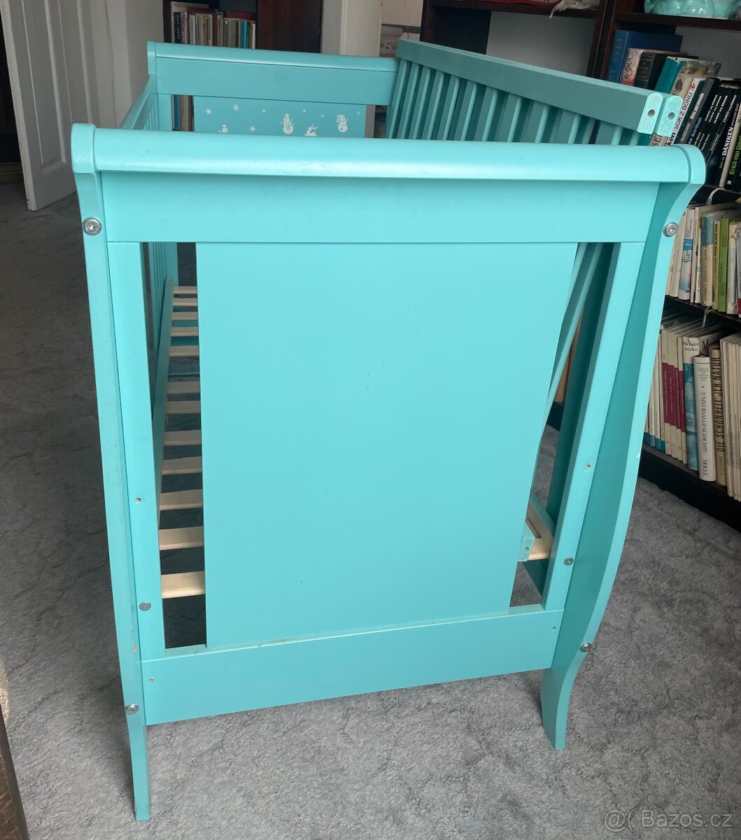 Dřevěná dětská postýlka na chalupu - 4