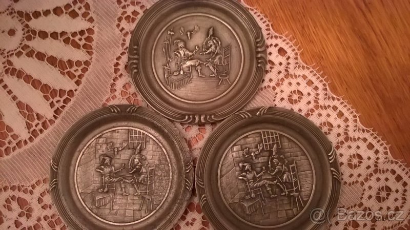 Cínové pohárky (koštovky), s cín. tácky a korbel - sada - 4