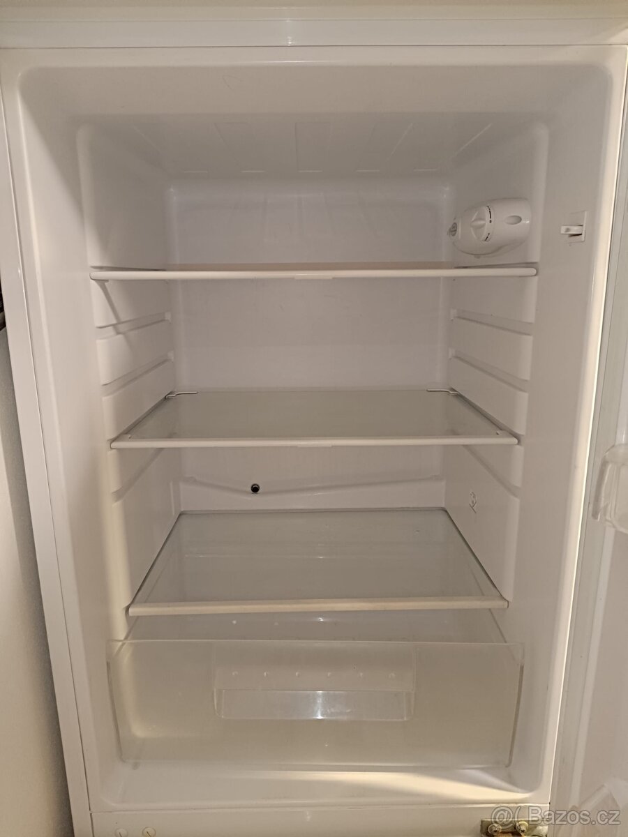 Lednice s mrazákem Candy - 4