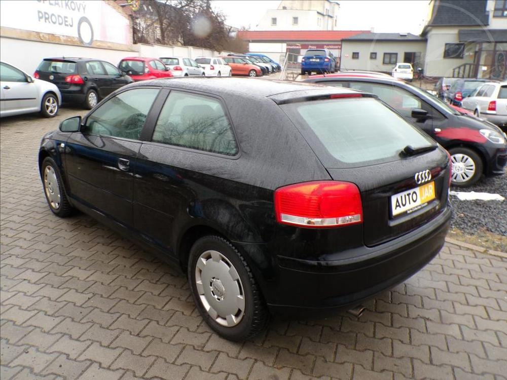 Audi A3 1,6 i KLIMA,BOSE SoundSystem - 4
