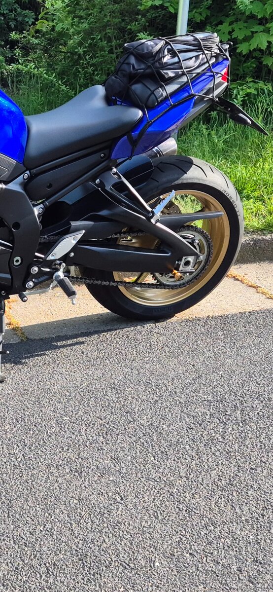 Yamaha FZ8 - 4