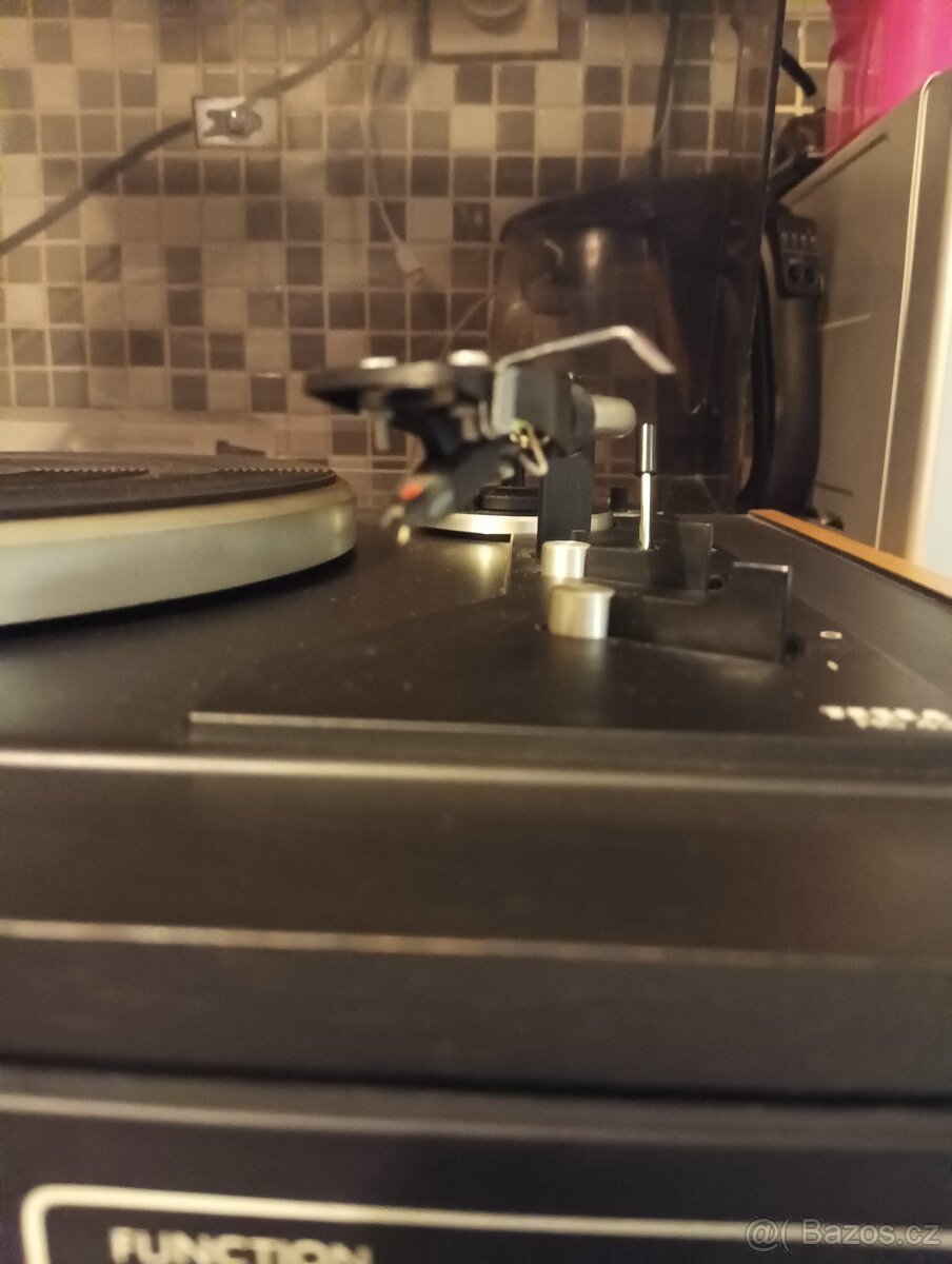 Tesla stereo gramofon NZC-431 - 4