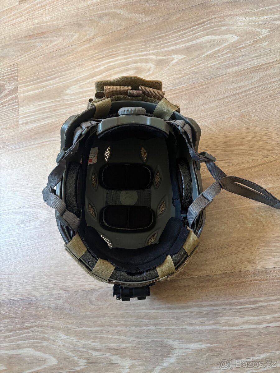 Taktická helma a příslušenství - 4