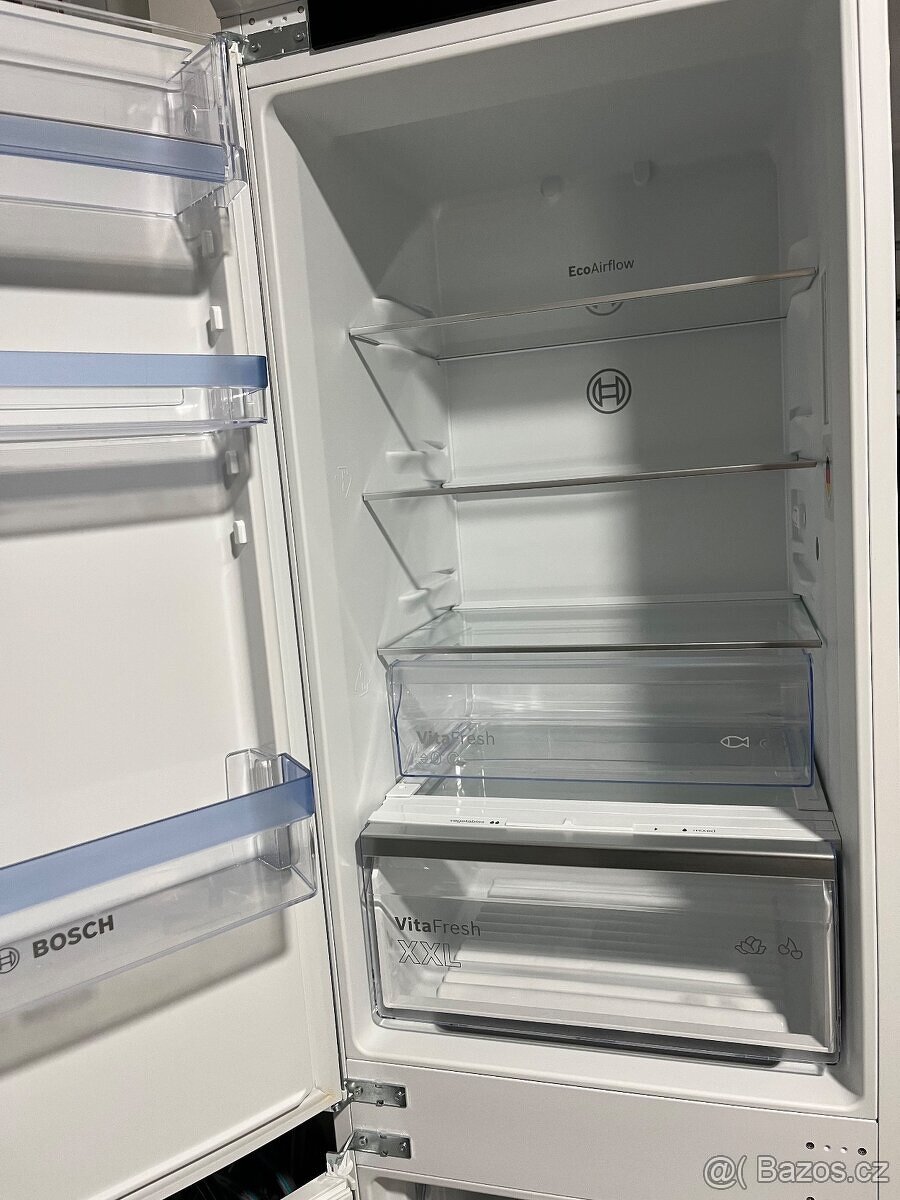 Vestavná lednice BOSCH KIN86VSE0 Serie 4 - 4
