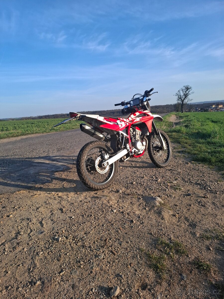 Swm rs125r