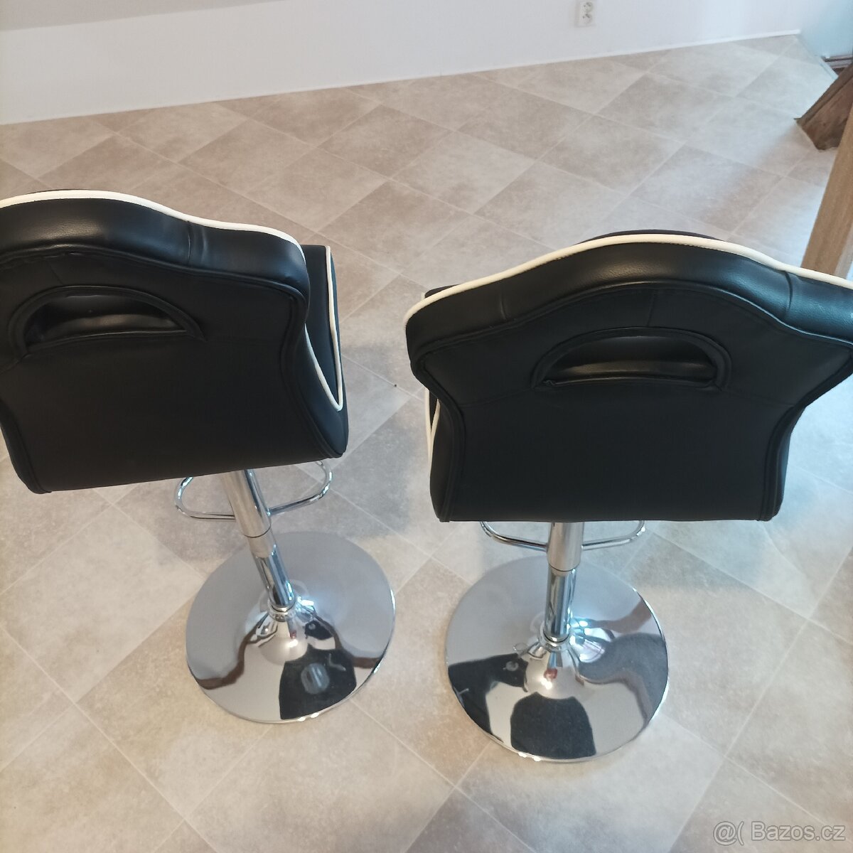 Barový stůl a 2x barová židle - 4