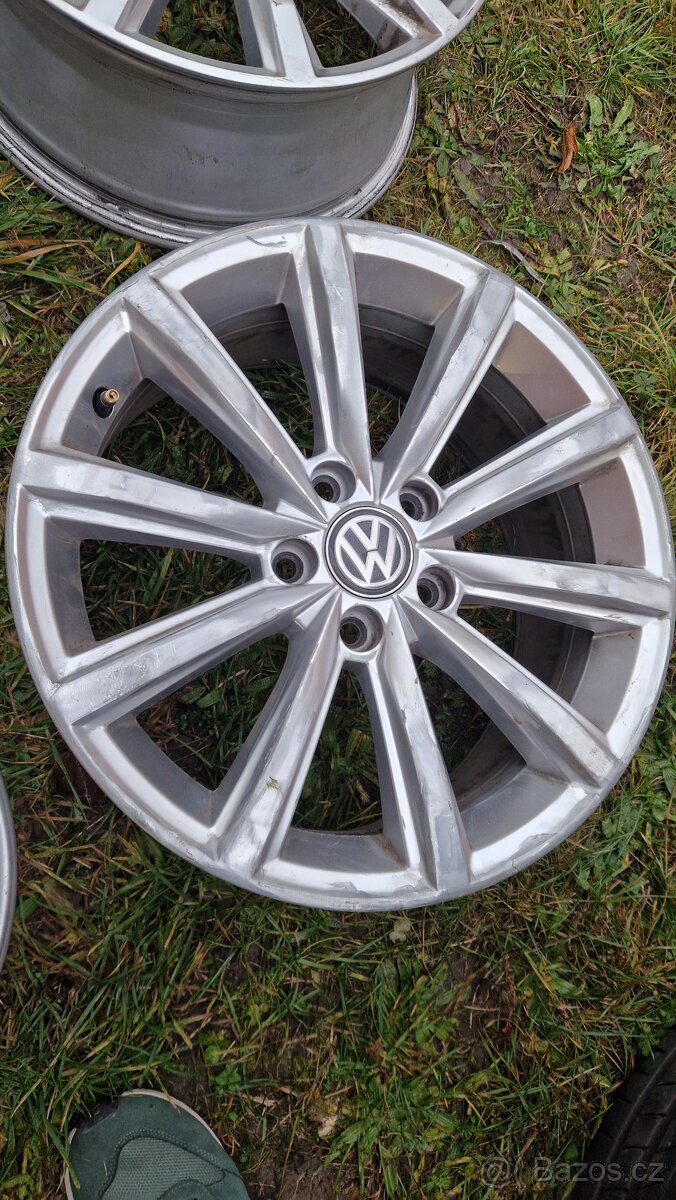 London 215 55 R17 - 4