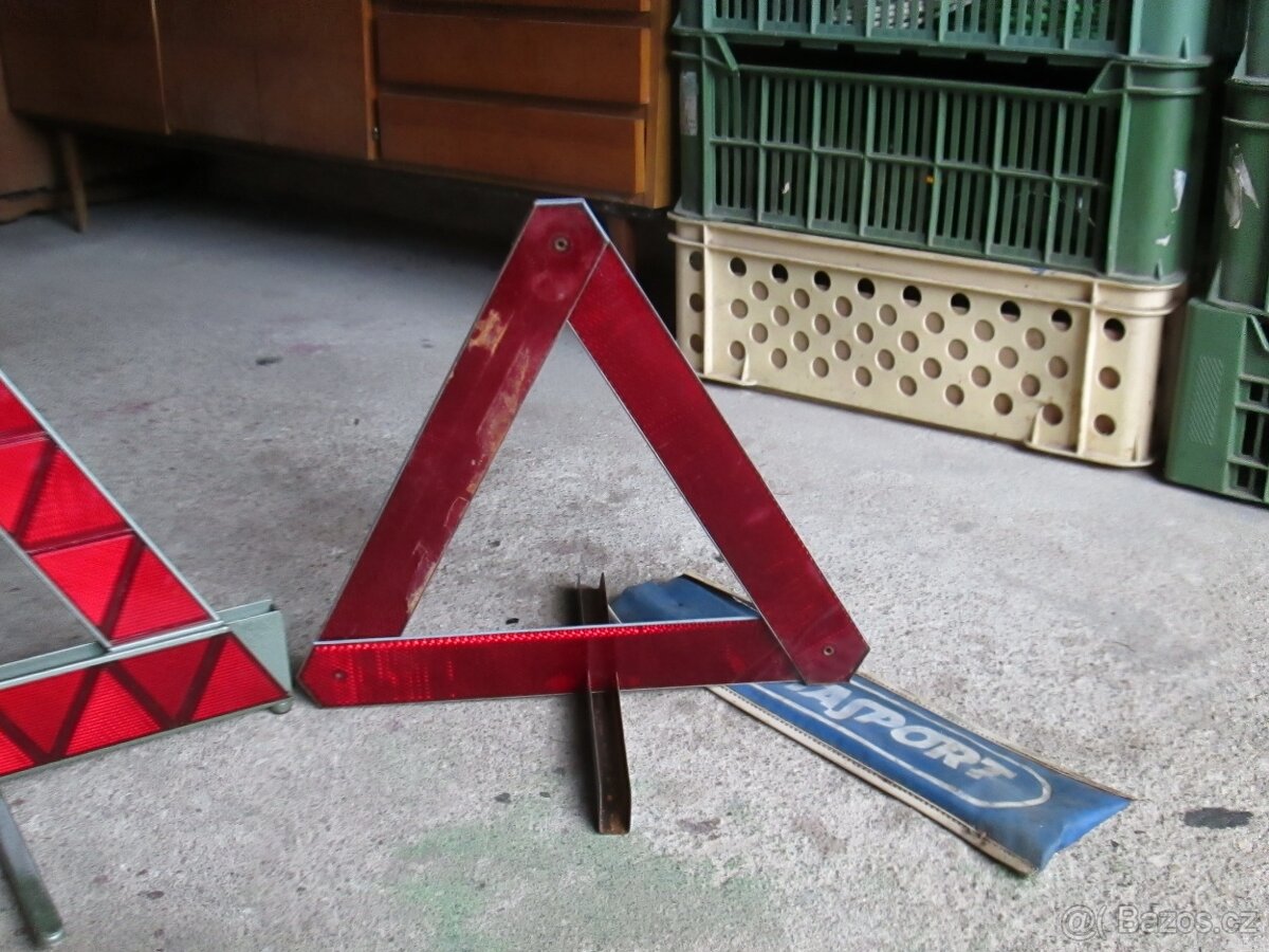 VÝSTRAŽNÉ TROJÚHELNÍKY - 4