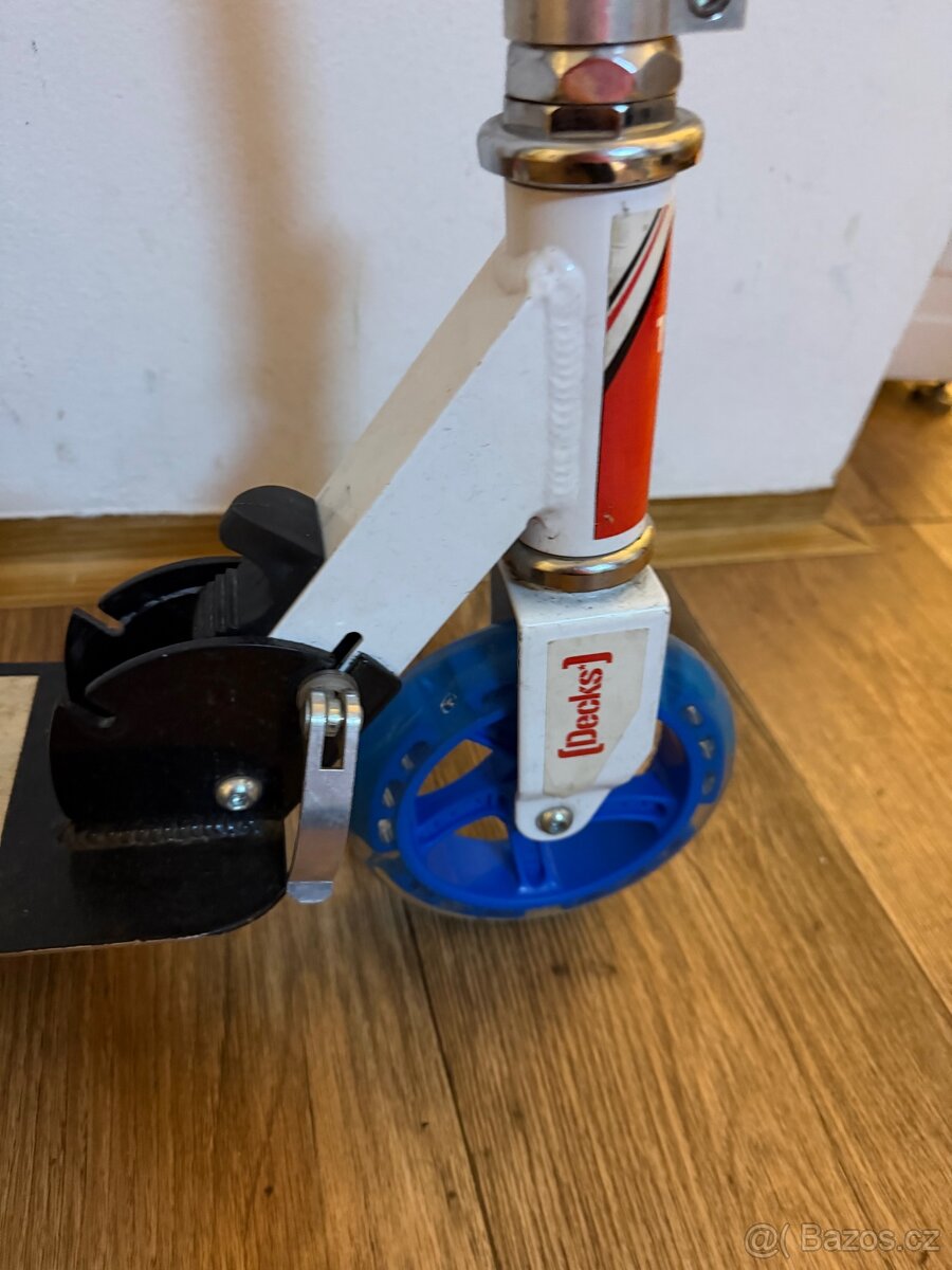 Kolobezka Worker se sviticimi kolecky - 4