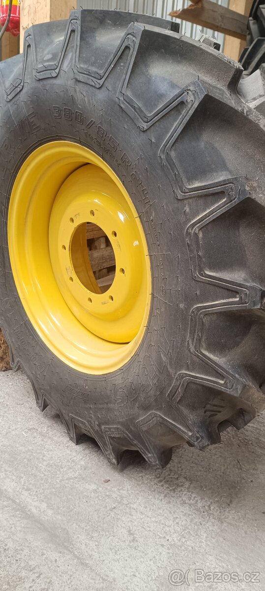 John Deere nová sada kol - 4