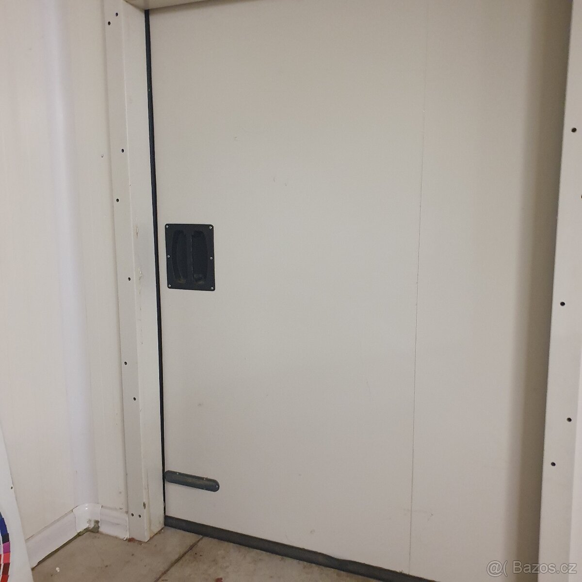 CHLADÍCÍ BOX 5 × 8 m - 4