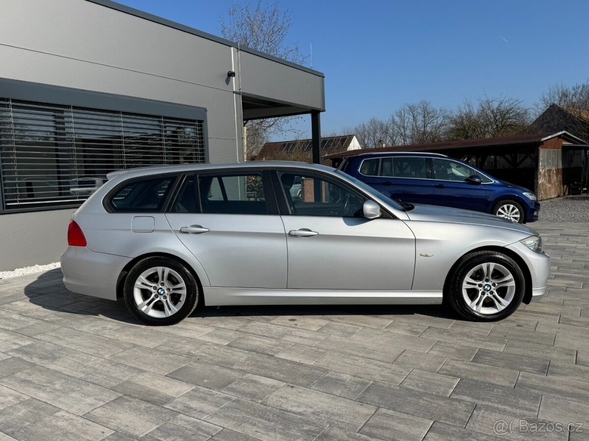 BMW Řada 3 Touring 318d - 4