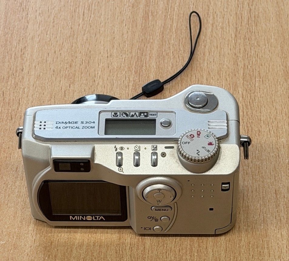 Minolta Dimage S304 - 4