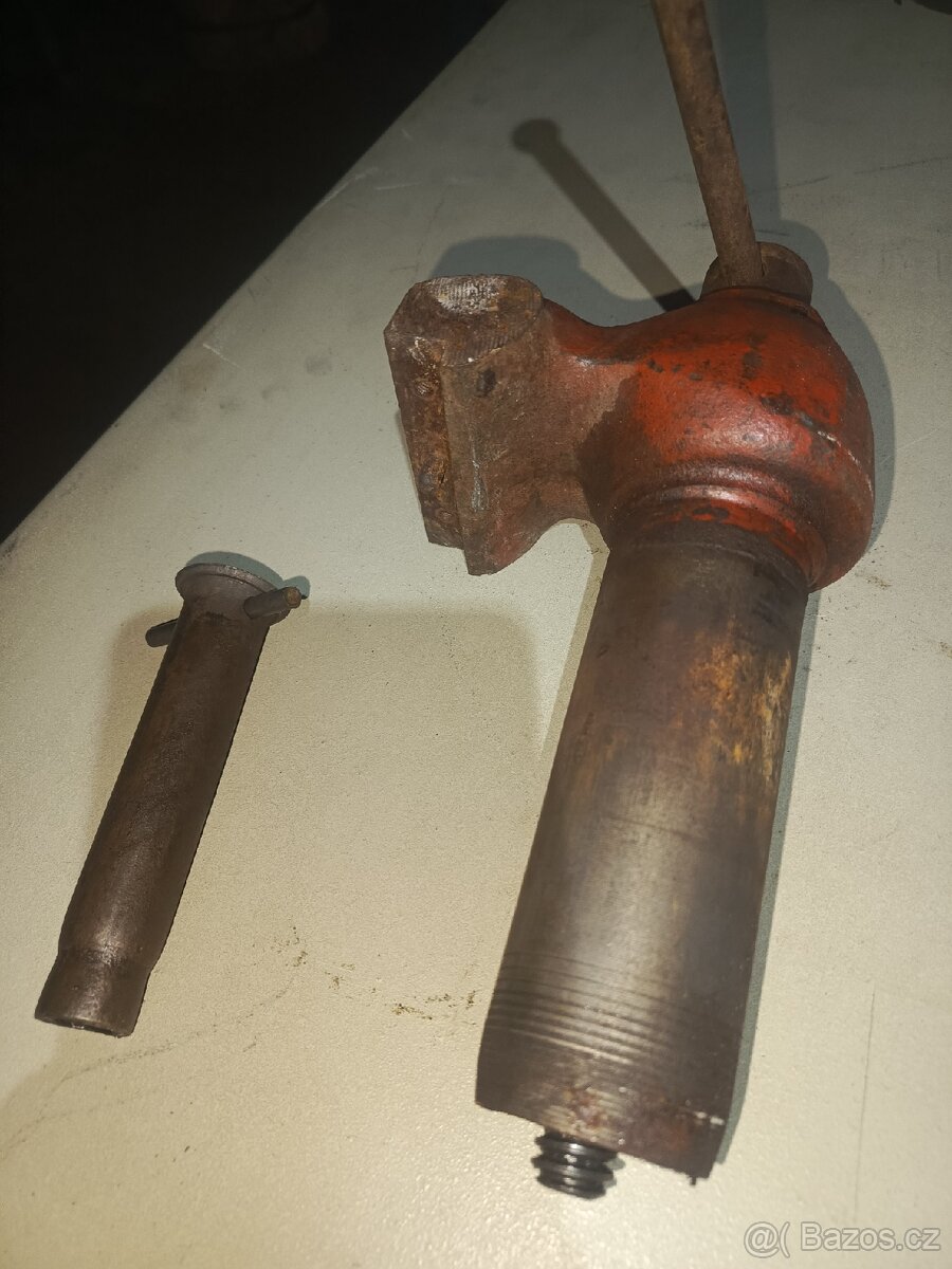 Přední čelist svěrák York 100 se šroubem a matkou - 4