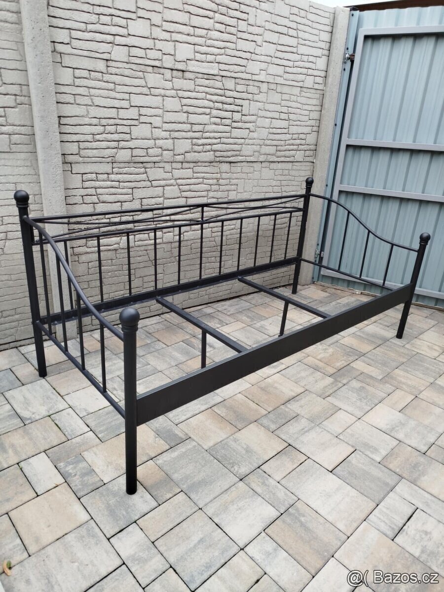 Prodám kovovou postel 90cm x 200cm - 4