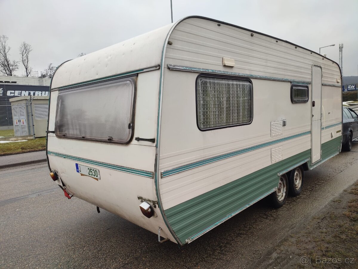 karavan LMC , palandy , šířka 2,5m. SUCHÝ - 4
