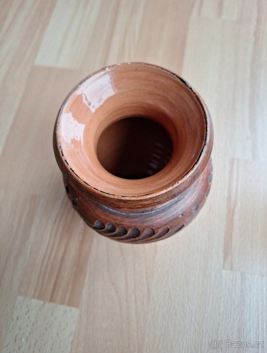 Hnědá zdobená keramická váza - 4