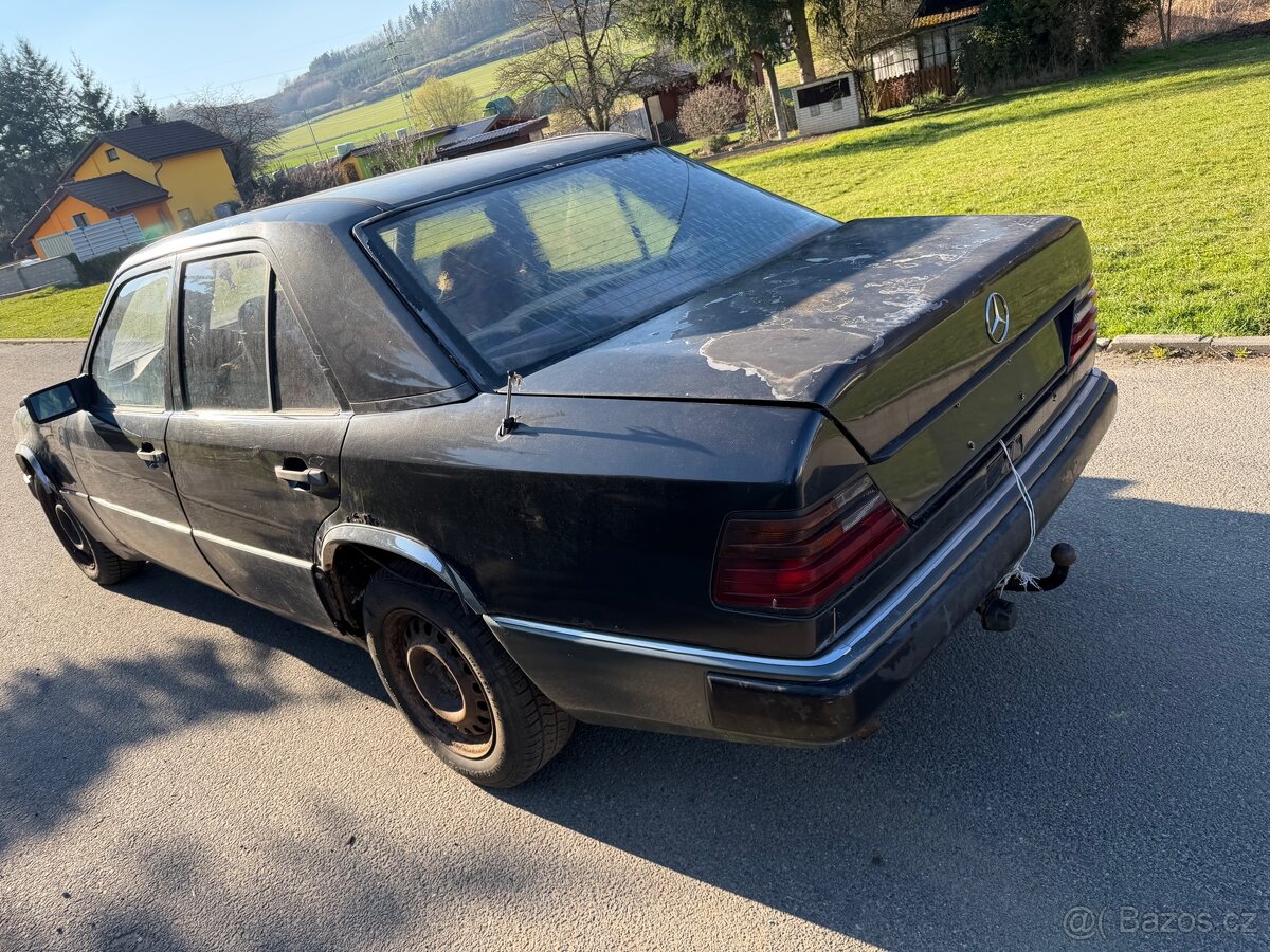 Mercedes Benz w124 250D - 4