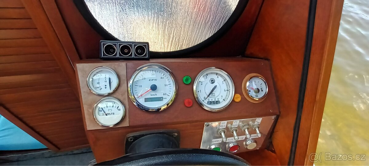 Motorová kajutová loď - 4