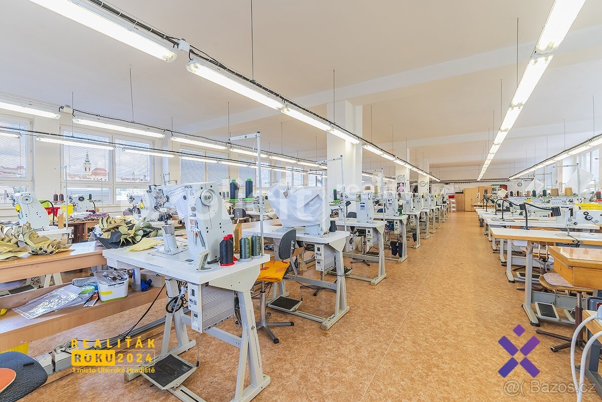 Prodej komerčního objektu - sklady s rampou, lehká výroba, k - 4