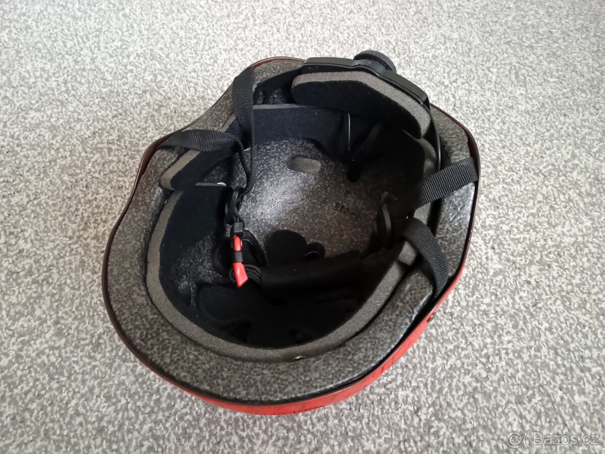 Přilba na kolo pro dítě vel. M velmi zachovalá - 4