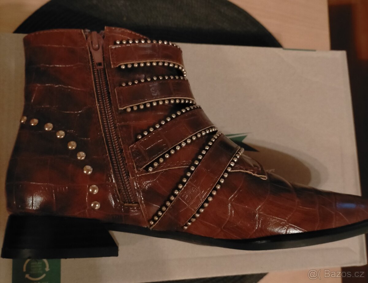 Krásné dámské kozačky - 4