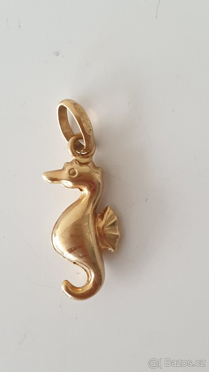 Zlatý přívěsek - mořský koník - 4