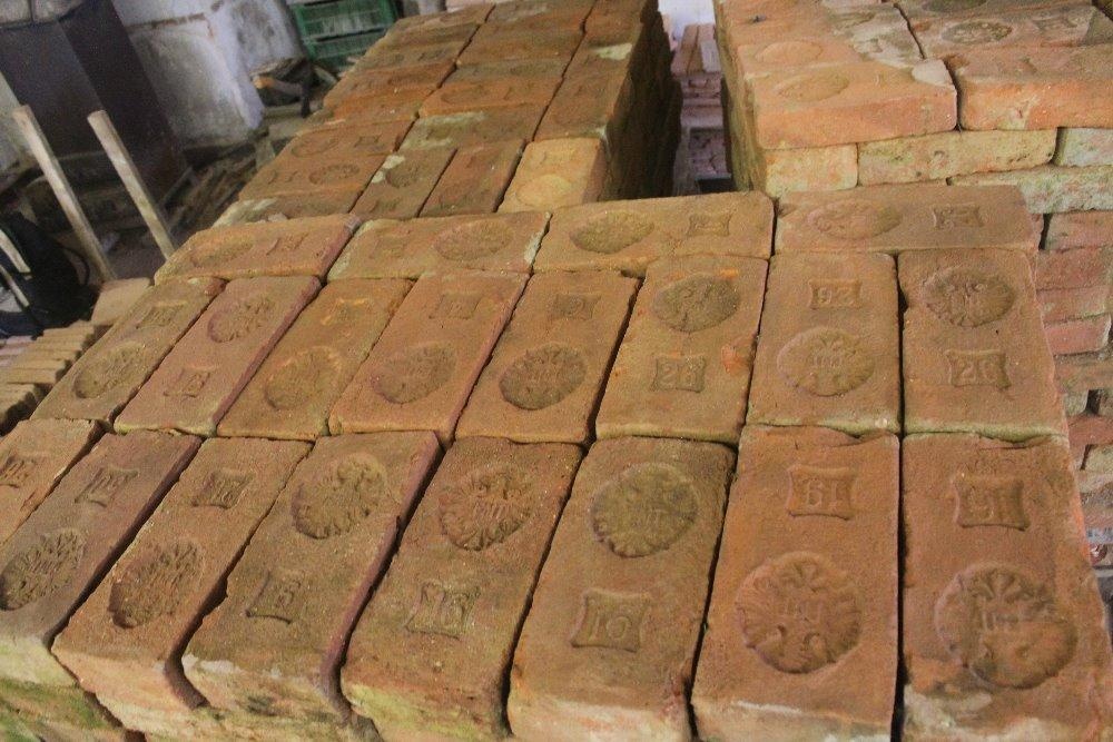 Razítkované cihly - 4