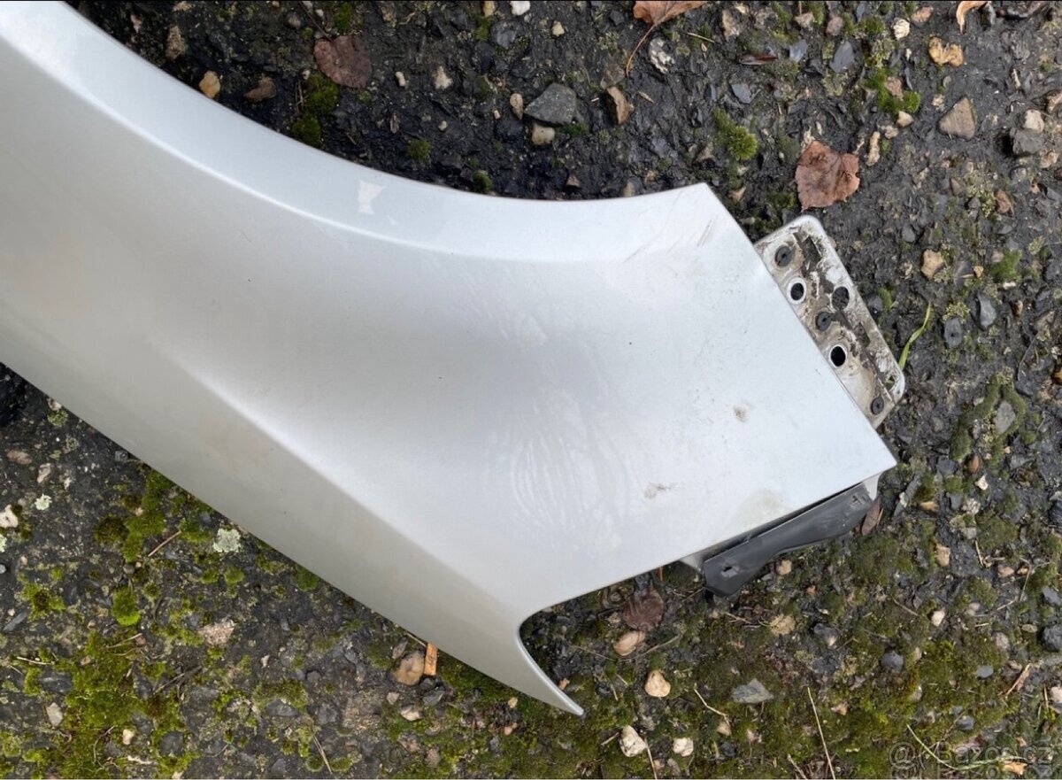 Prodám levý přední blatník – VW Passat B6 - 4