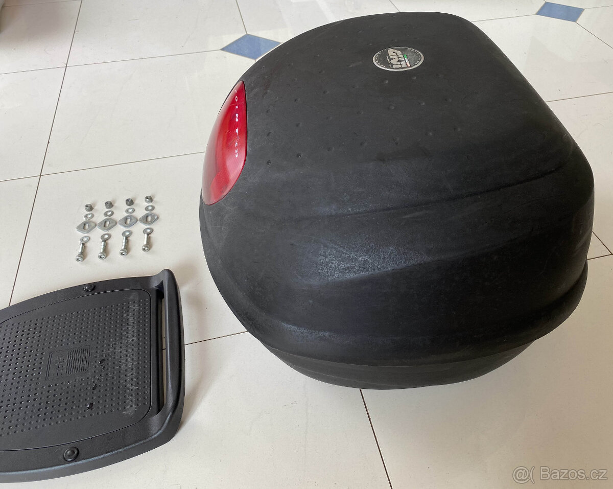 Kufr / box na skútr GIVI E 33 černý - 4