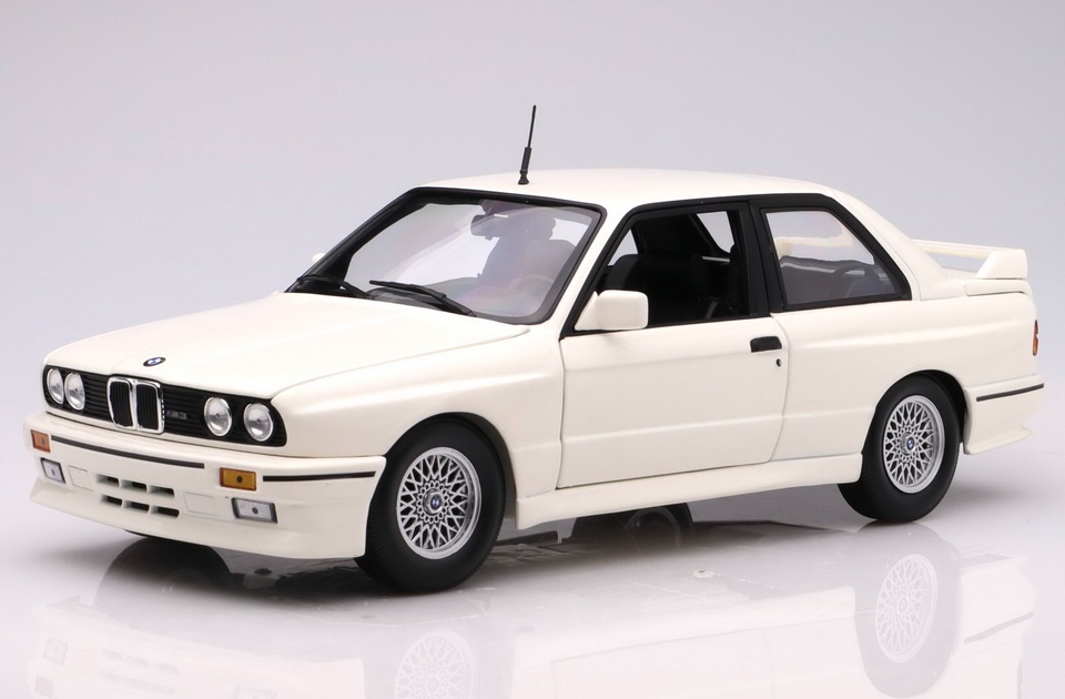 BMW E30 M3 1987 1:18 Minichamps - 4