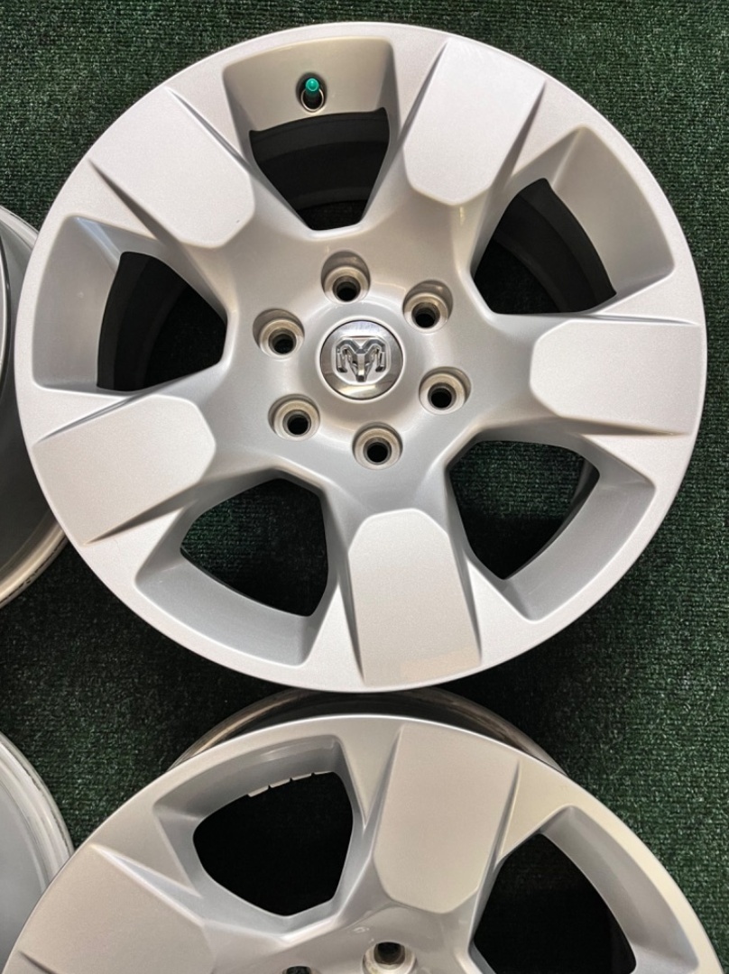6x139.7 R18 Originál alu Dodge 5.Generace - 4