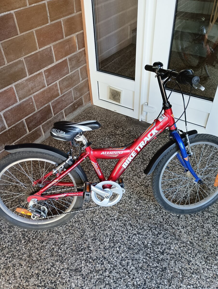 Dívčí kolo a přilba - 4