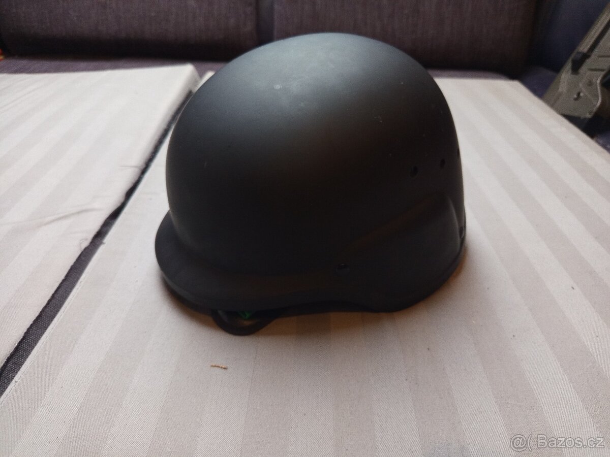 Různé Helmy - 4