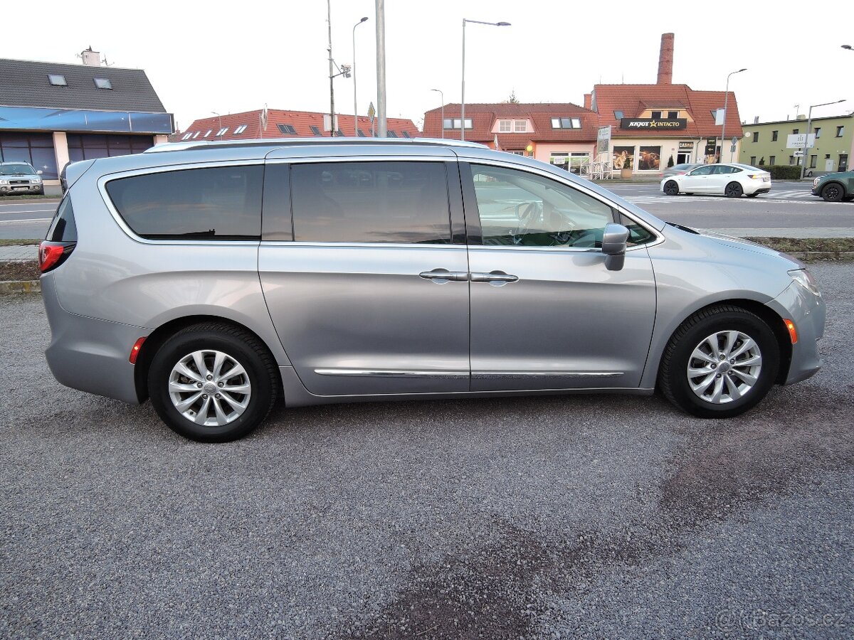 Chrysler Pacifica, 3,6 V6 Aut. StownGo Kůže 7míst - 4