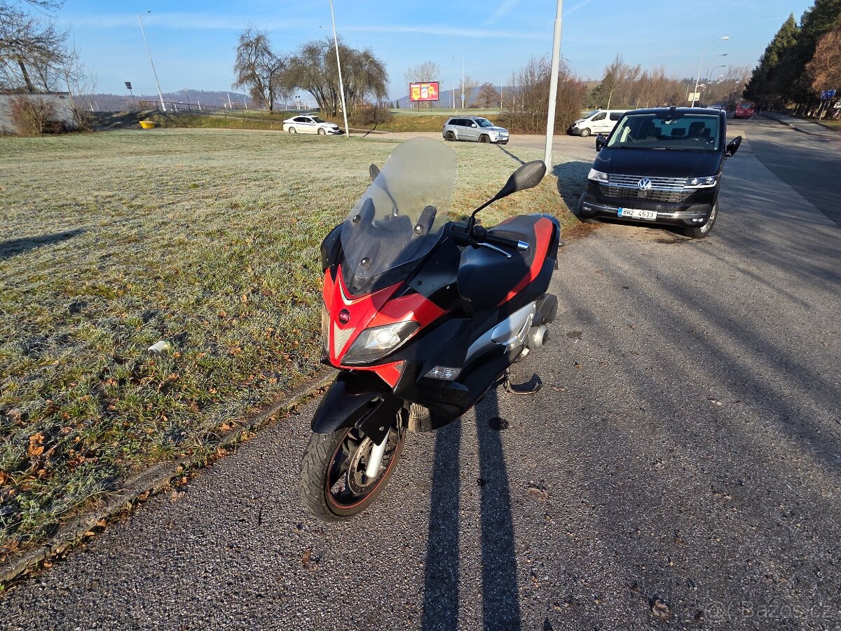 Aprilia SR 300 Max - 4