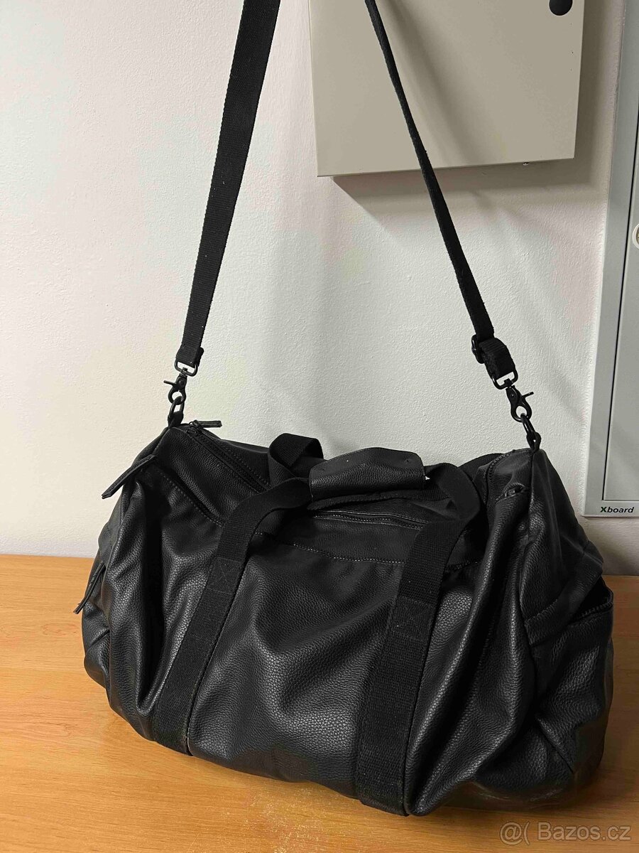 Černá taška. - 4