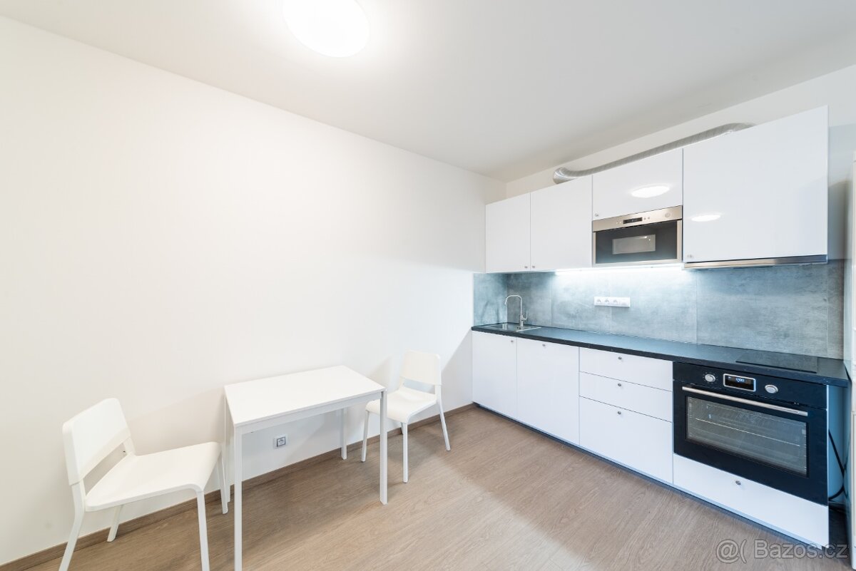 Pronájem – byt 1kk v lokalitě Libeň - 4