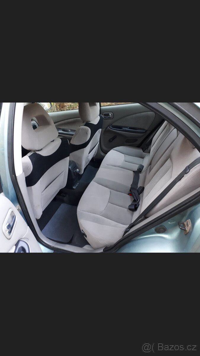 Nissan Almera 1.5 i - 4