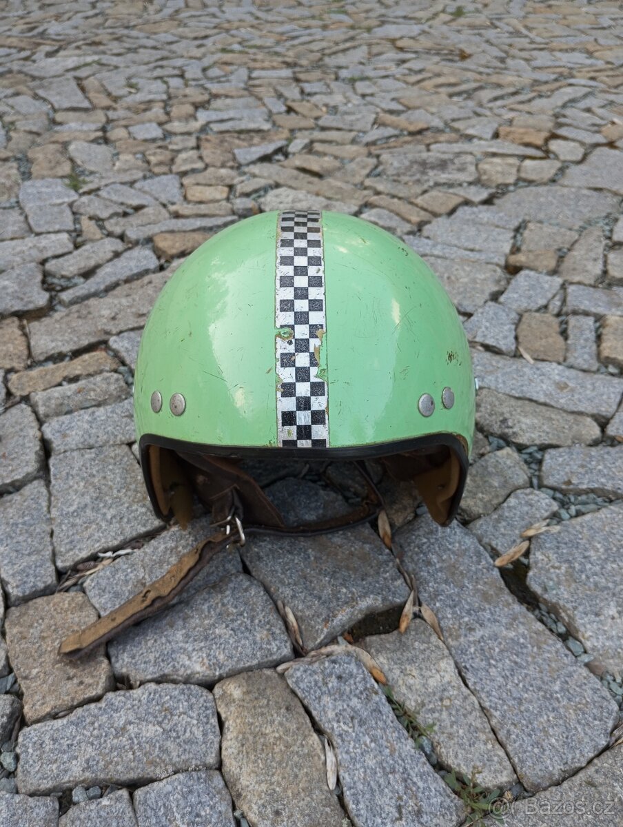 Retro helma - 4