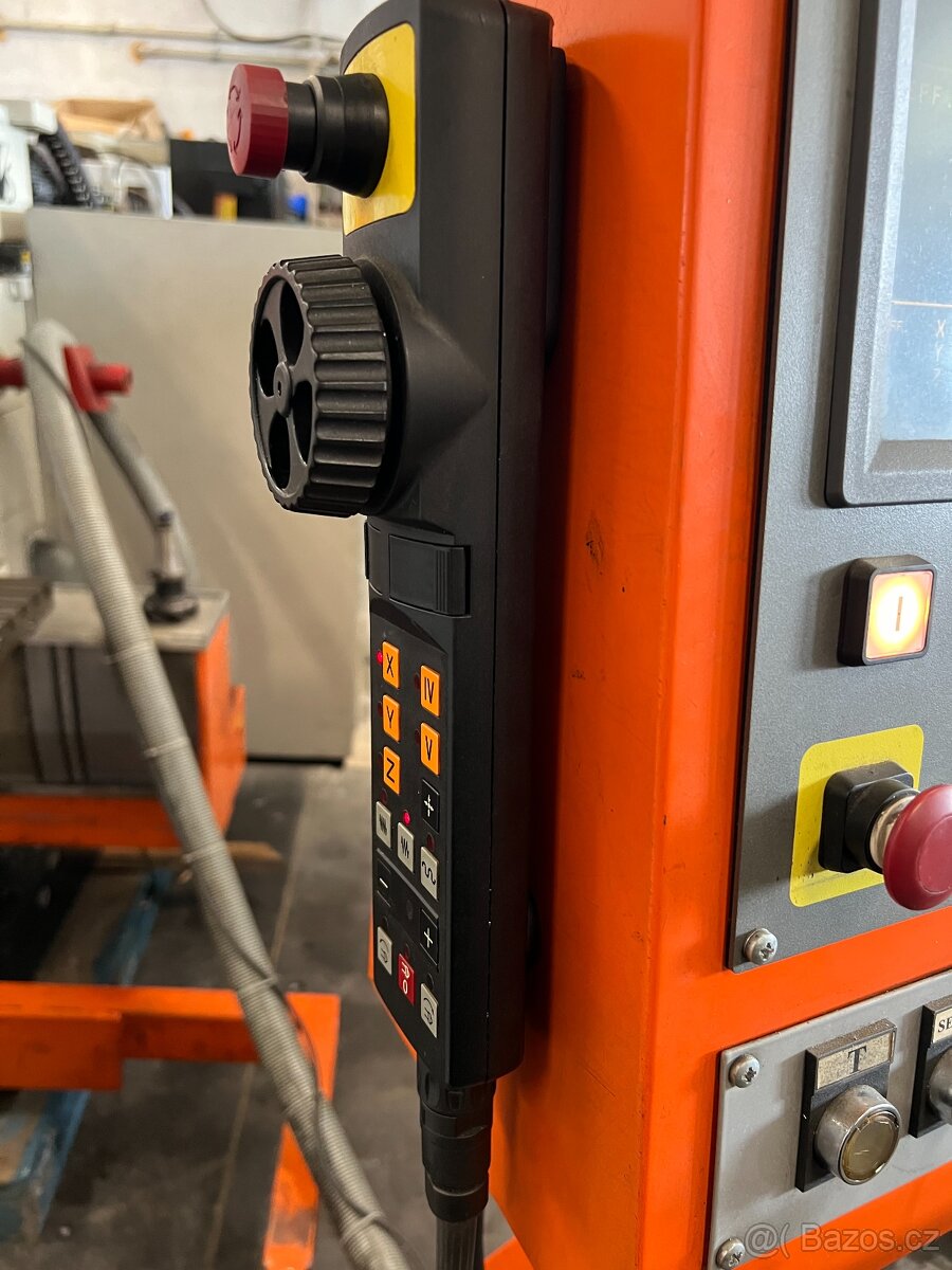 INTOS Nástrojařská frézka CNC - 4